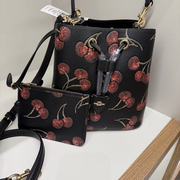 Coach Rowan Bucket Bag With Cherry Print CCZ17 Black - Picture 3 of 15